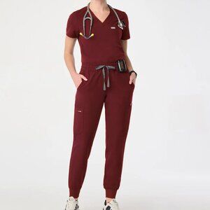 FIGS WOMEN BURGUNDY SCRUB SET